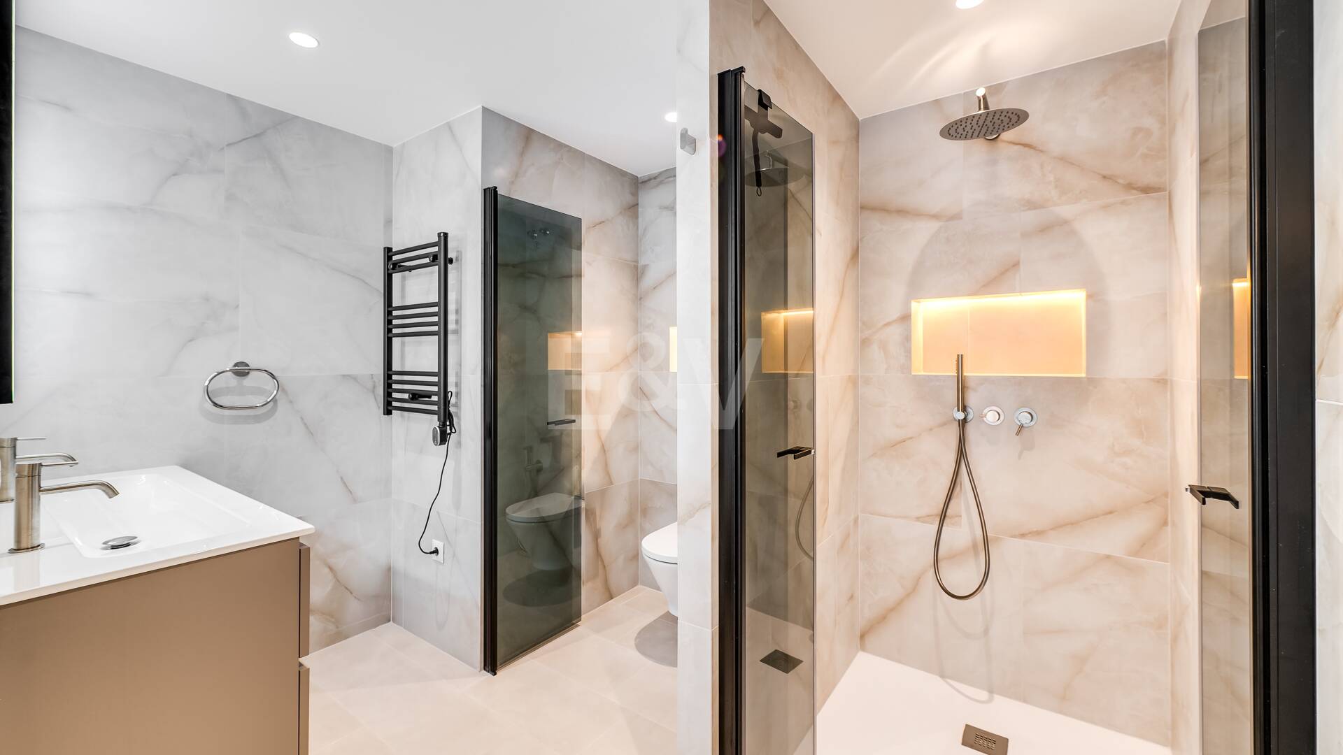 Impeccable Luxury Apartment in Kings Hills, Golden Mile