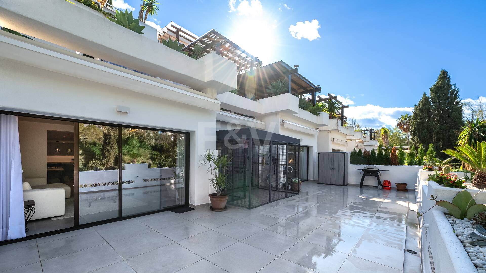 Nieskazitelny luksusowy apartament w Kings Hills, Golden Mile