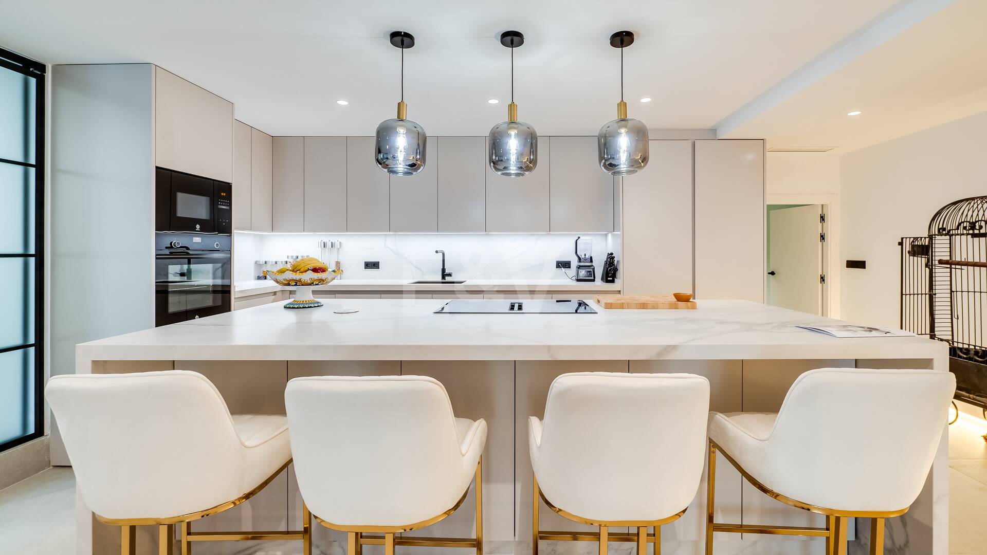 Impeccable Luxury Apartment in Kings Hills, Golden Mile