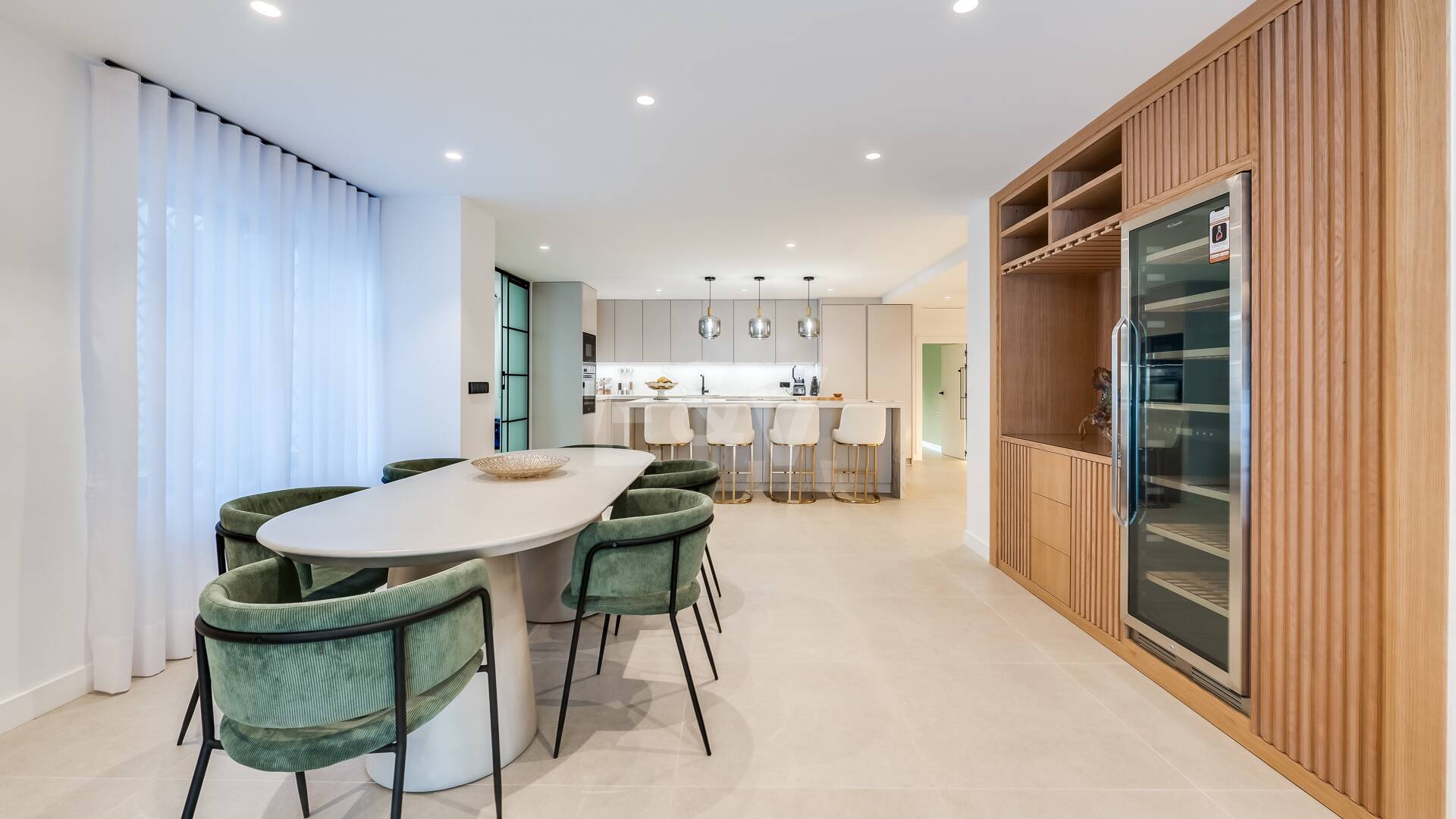 Nieskazitelny luksusowy apartament w Kings Hills, Golden Mile