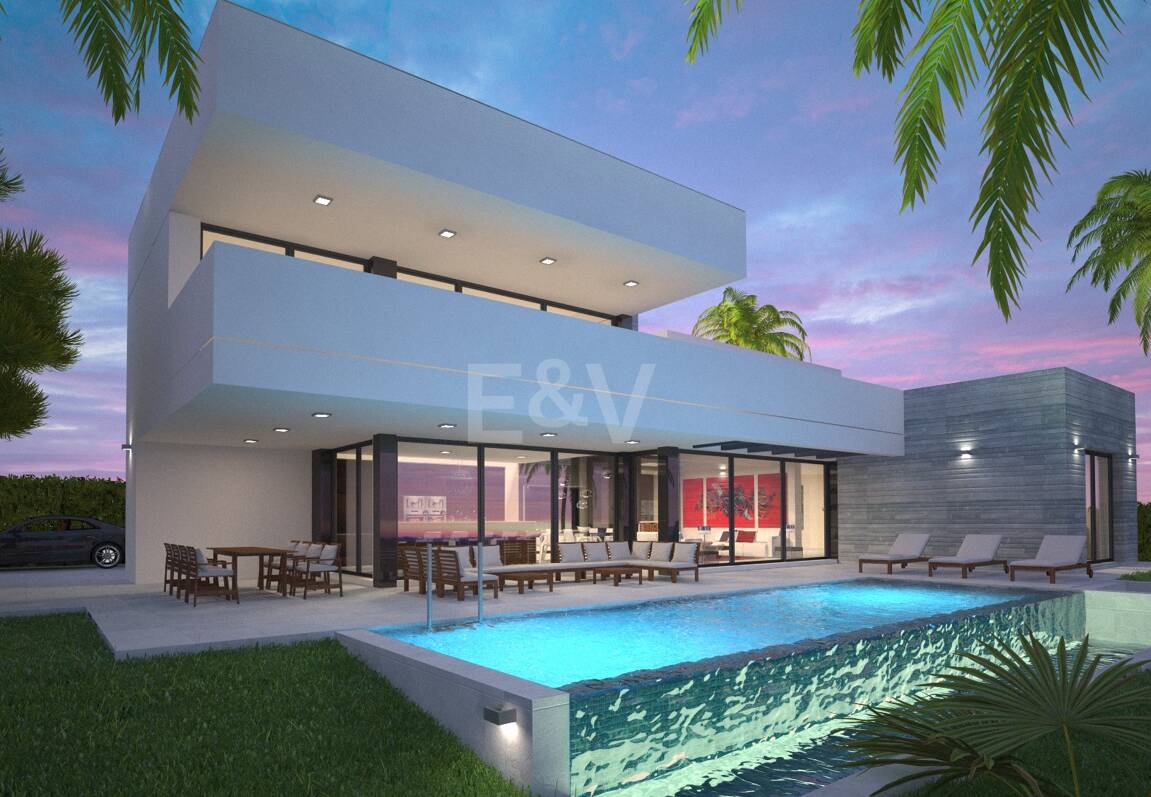 Exceptionell Möjlighet: Fyra toppar i Elviria med projekt och licens och med spektakulär utsikt över havet