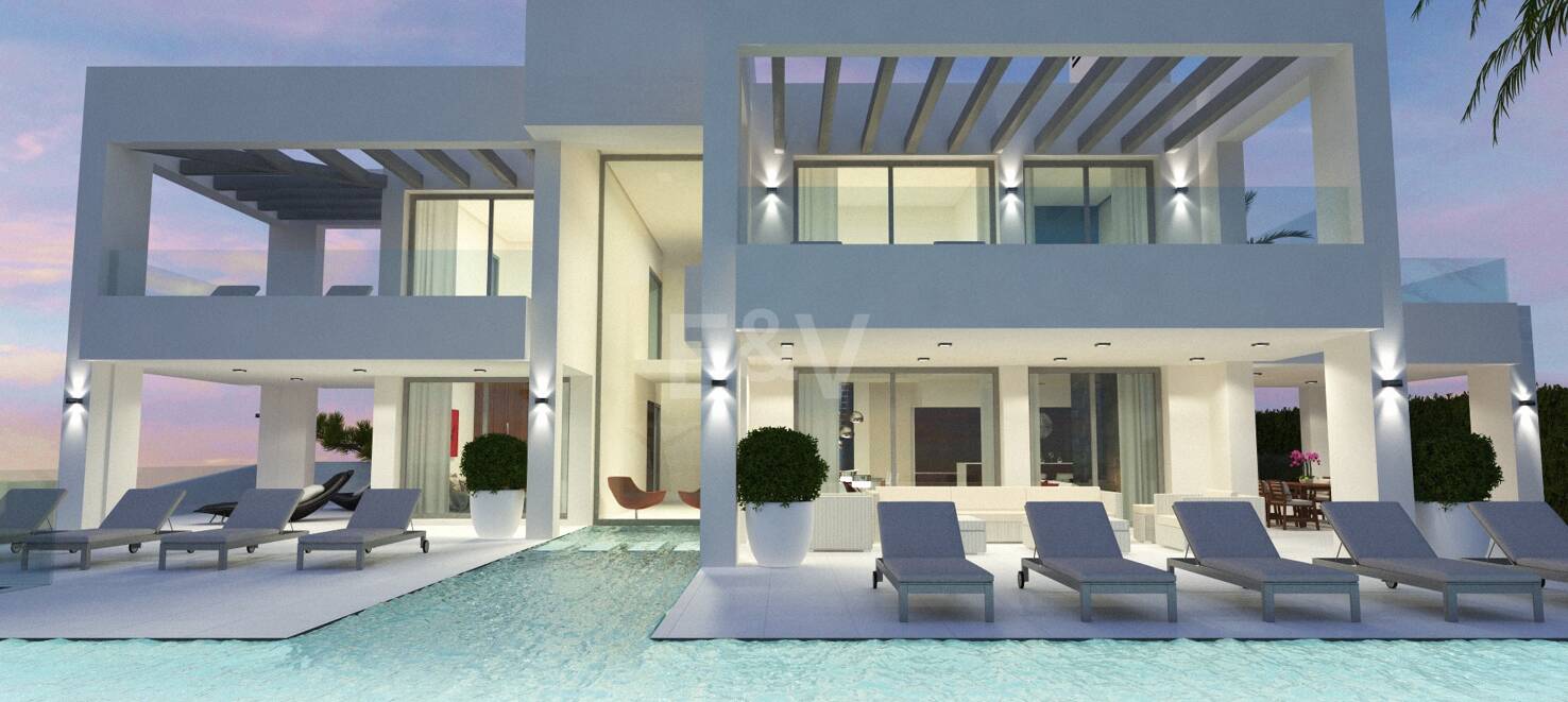 Exceptional Opportunity: Four Plots in Elviria with Project and Licence and with Spectacular Sea Views