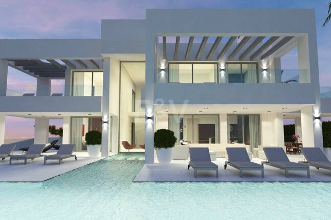 Exceptionell Möjlighet: Fyra toppar i Elviria med projekt och licens och med spektakulär utsikt över havet