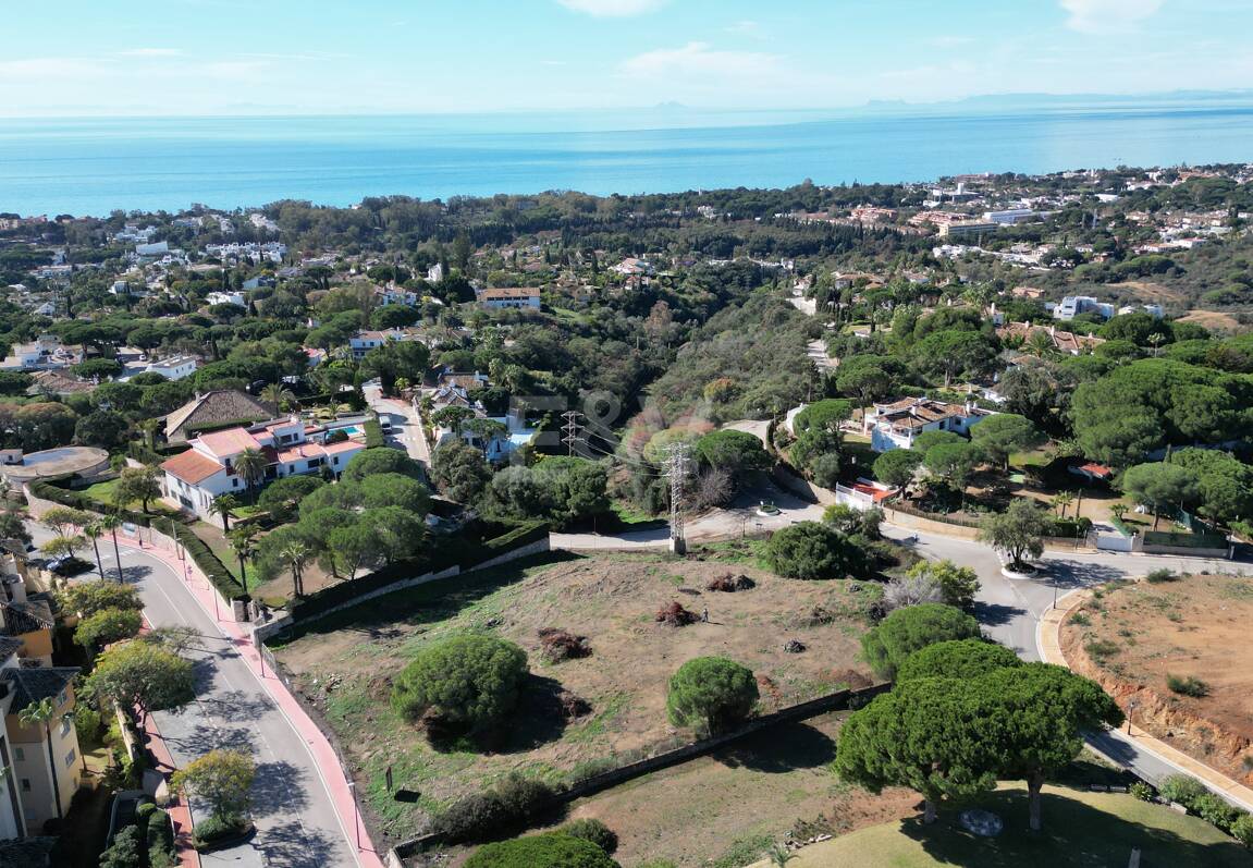 Exceptionell Möjlighet: Fyra toppar i Elviria med projekt och licens och med spektakulär utsikt över havet