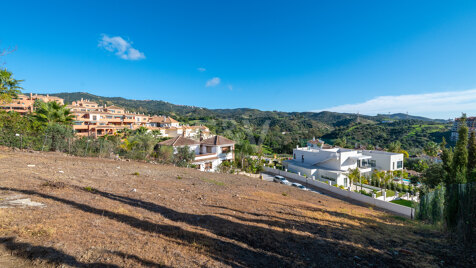 Construisez votre villa de rêve au Golf d'Elviria avec vue sur la mer