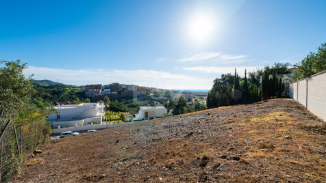 Construisez votre villa de rêve au Golf d'Elviria avec vue sur la mer