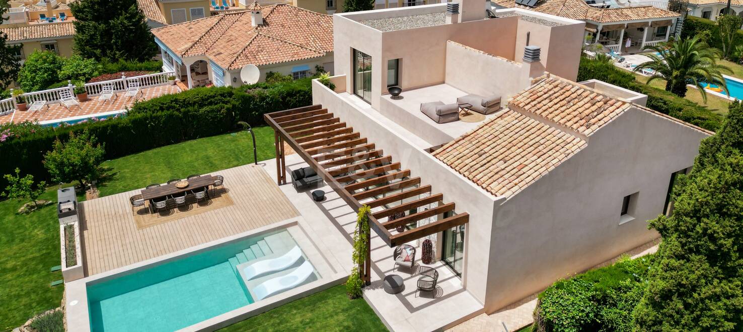 Modern 4 sovrum Villa med havsutsikt i Paraiso Alto
