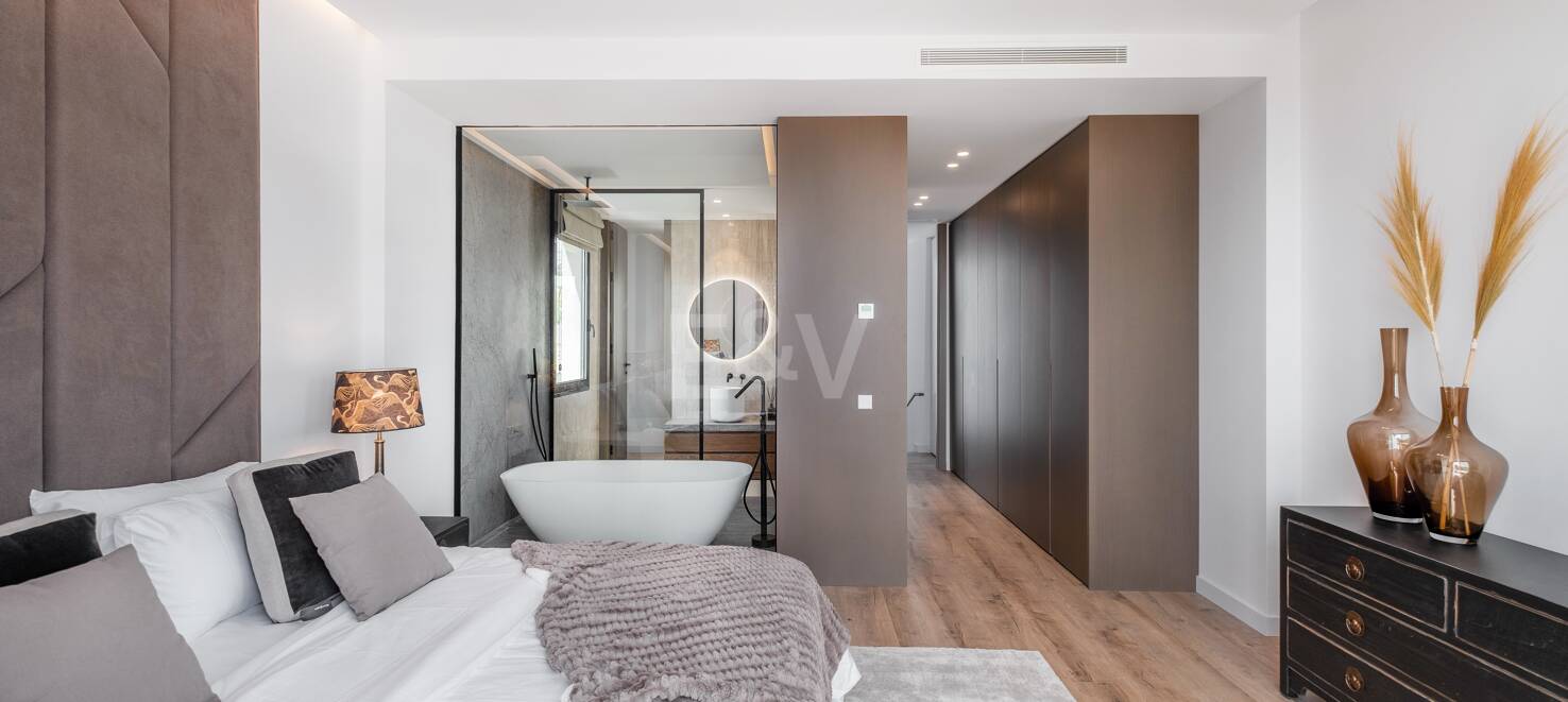 Modern 4 sovrum Villa med havsutsikt i Paraiso Alto