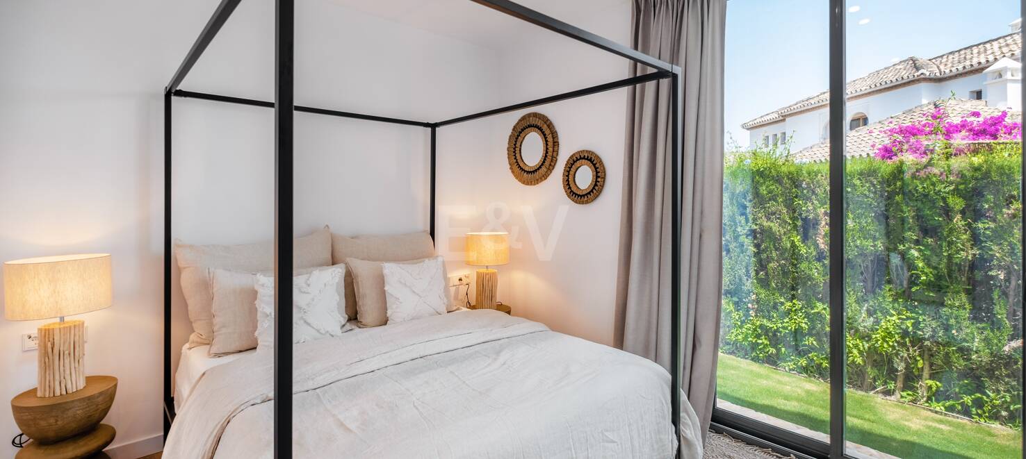 Modern 4 sovrum Villa med havsutsikt i Paraiso Alto