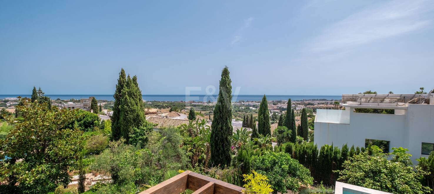 Modern 4 sovrum Villa med havsutsikt i Paraiso Alto