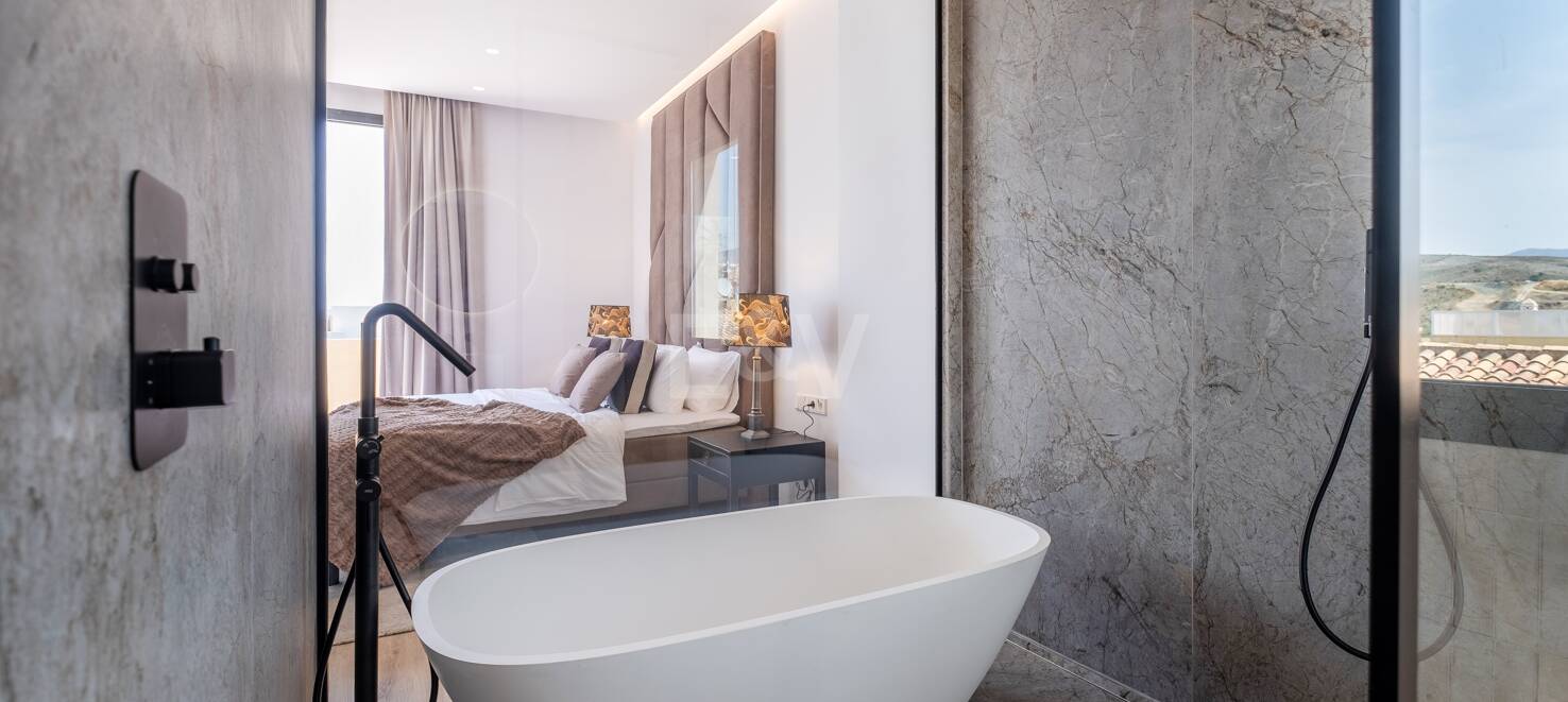 Modern 4 sovrum Villa med havsutsikt i Paraiso Alto
