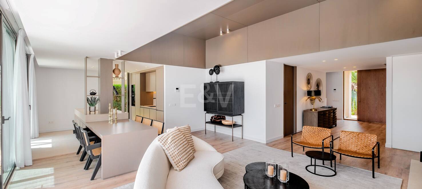 Modern 4 sovrum Villa med havsutsikt i Paraiso Alto