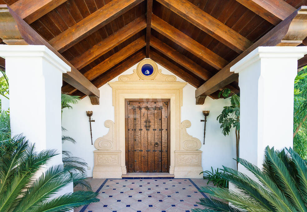 Magnificent villa with panoramic views