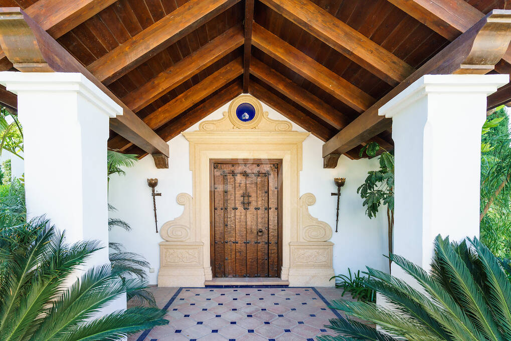 Magnificent villa with panoramic views