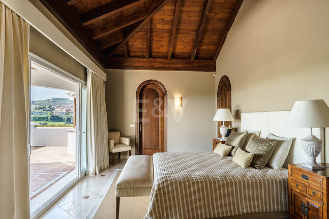 Magnificent villa with panoramic views