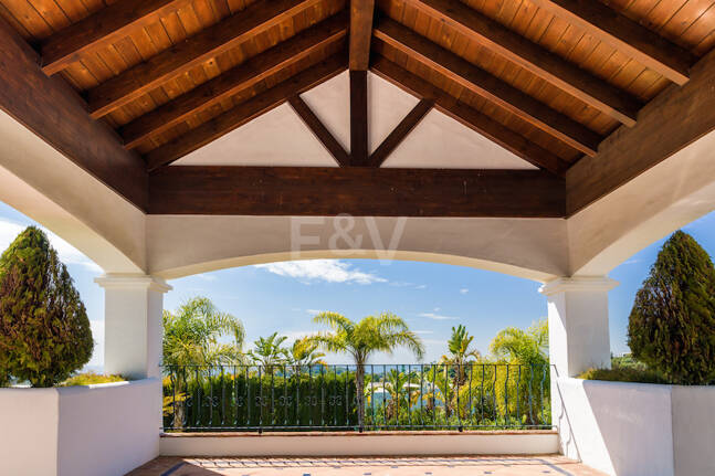 Magnificent villa with panoramic views