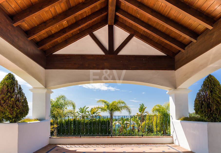 Magnificent villa with panoramic views