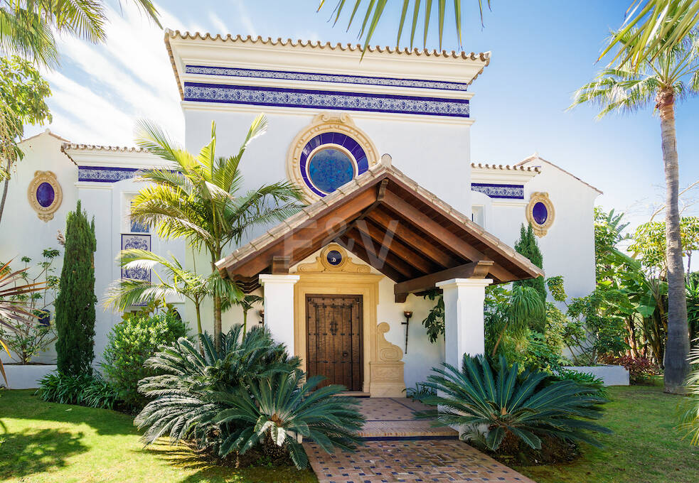 Magnificent villa with panoramic views