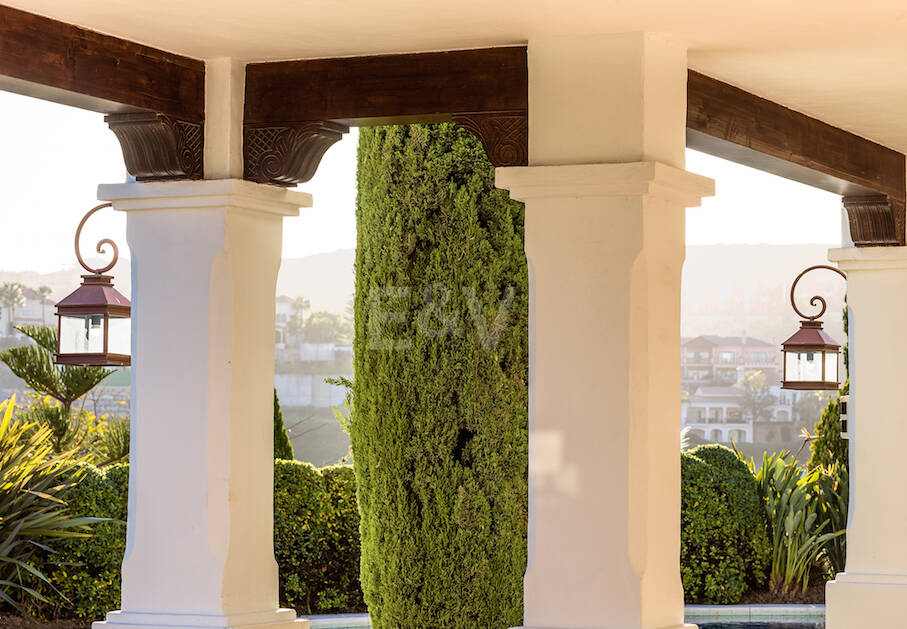 Magnificent villa with panoramic views