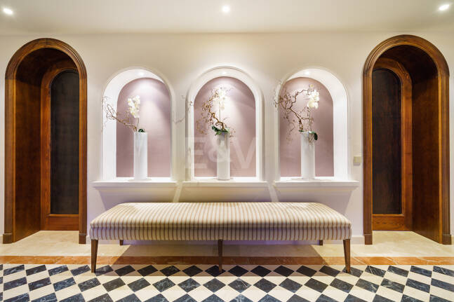 Magnificent villa with panoramic views