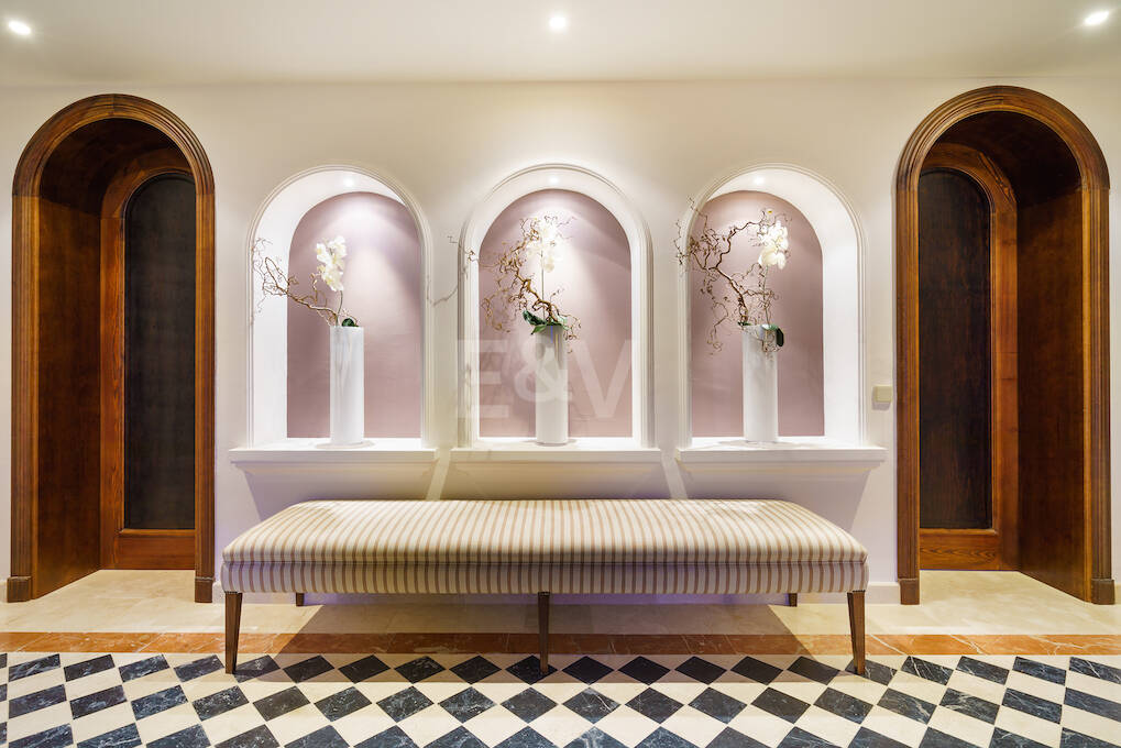 Magnificent villa with panoramic views