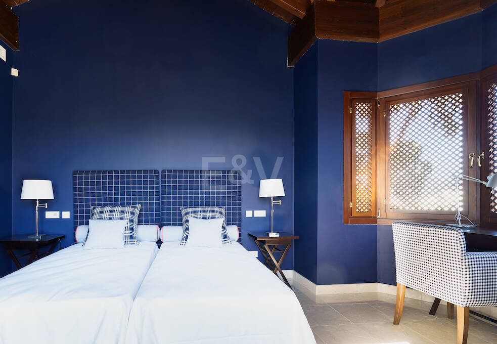 Magnificent villa with panoramic views