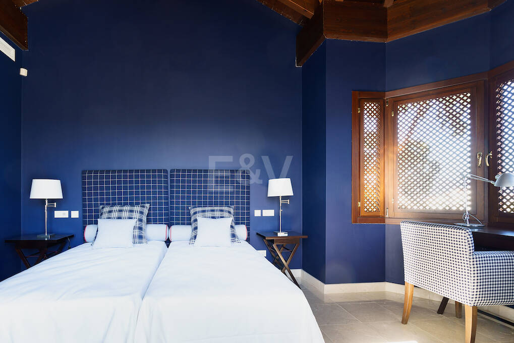 Magnificent villa with panoramic views