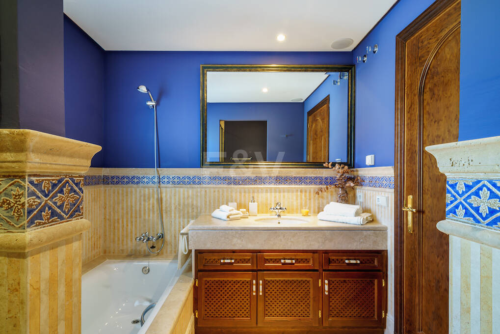 Magnificent villa with panoramic views