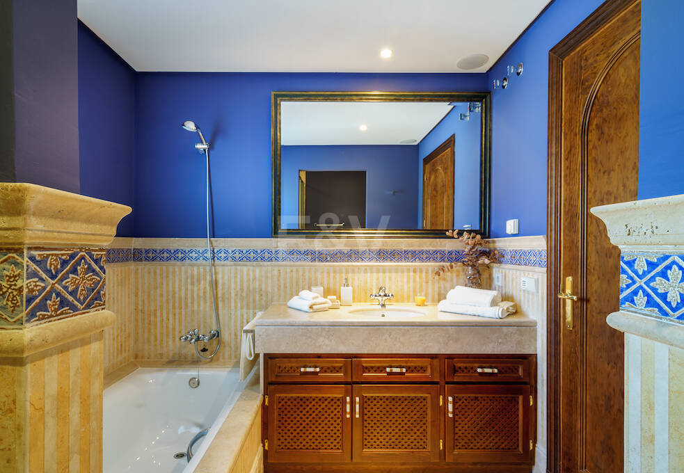 Magnificent villa with panoramic views