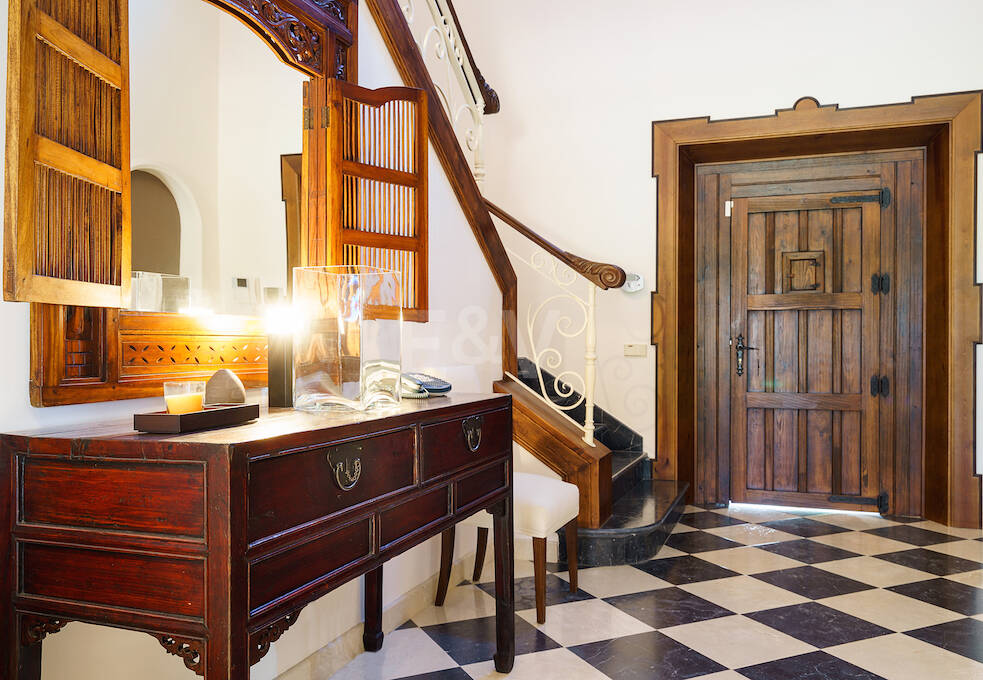 Magnificent villa with panoramic views