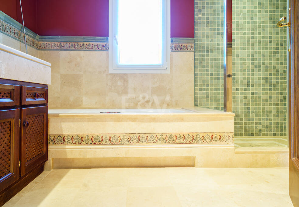 Magnificent villa with panoramic views