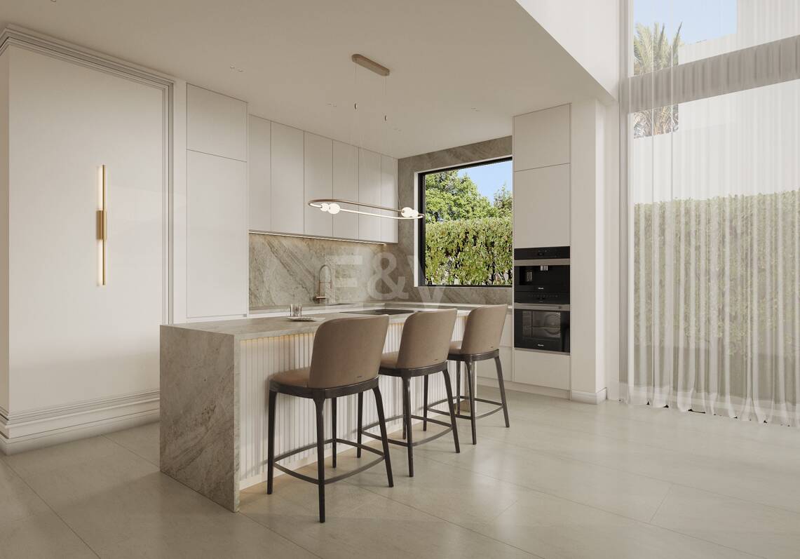 Amazing 4 Bedroom Beachside Villa in Elviria