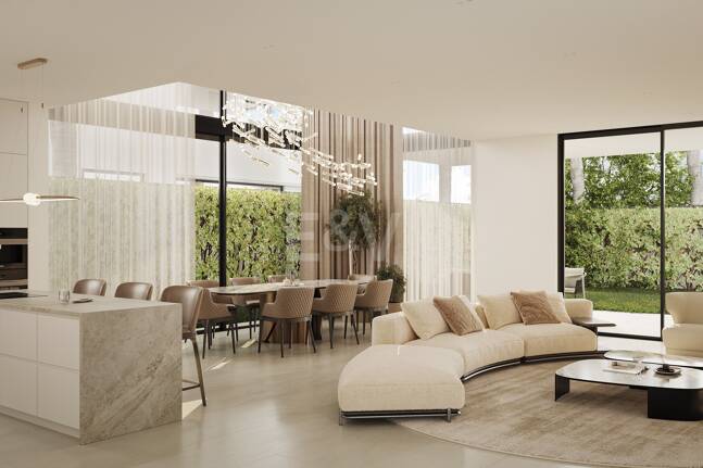 Fantastisk 4 sovrum Beachside Villa i Elviria