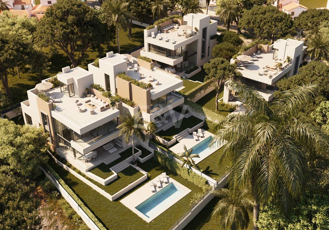 Amazing 4 Bedroom Beachside Villa in Elviria