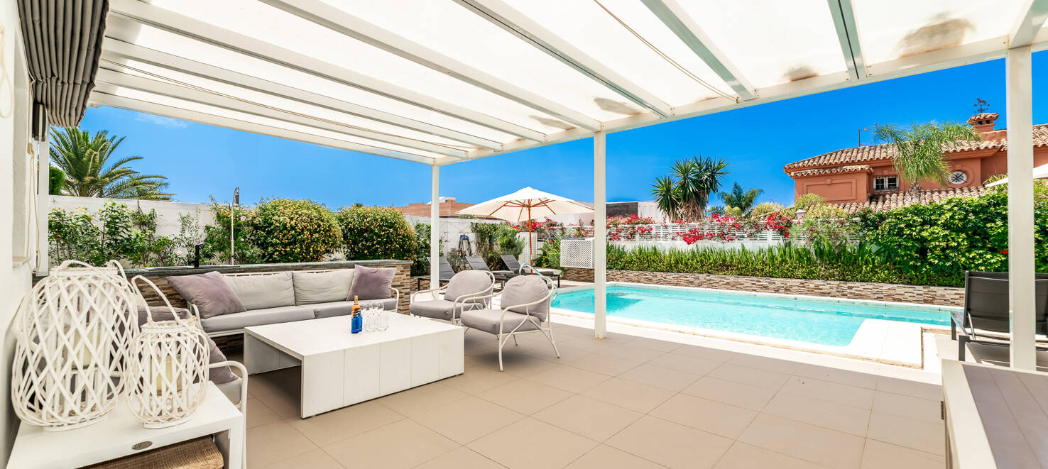 Modern Villa a Stroll from the Beach in Las Chapas Playa