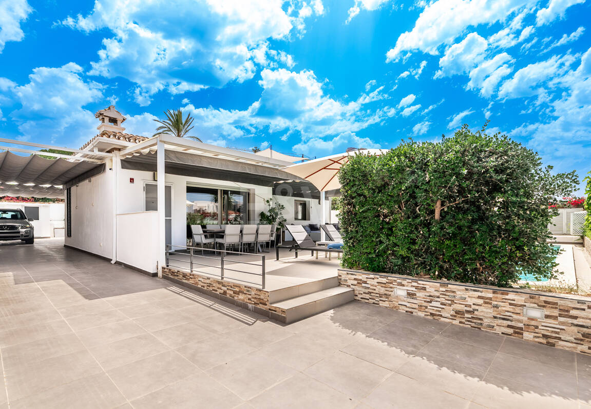 Modern Villa a Stroll from the Beach in Las Chapas Playa