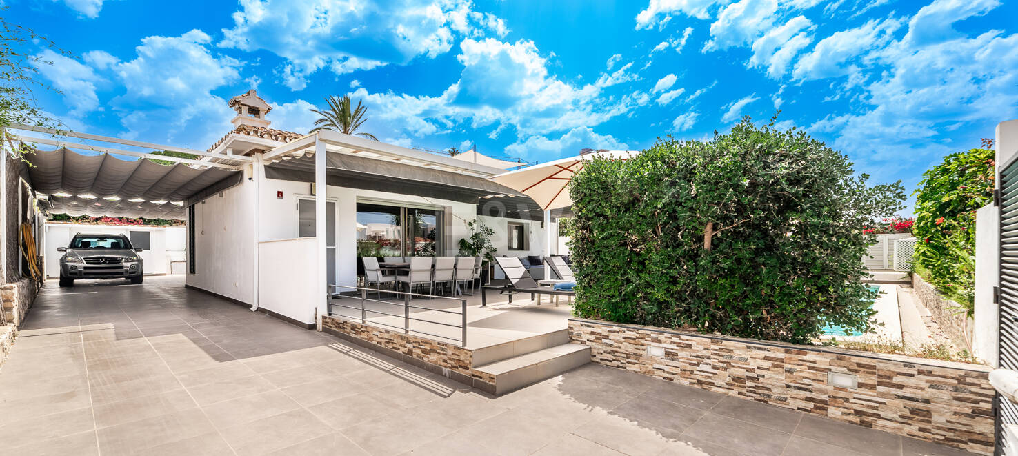Modern Villa a Stroll from the Beach in Las Chapas Playa