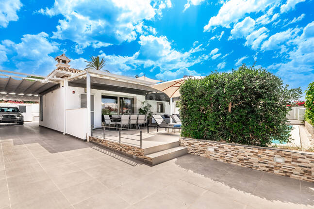 Modern Villa a Stroll from the Beach in Las Chapas Playa