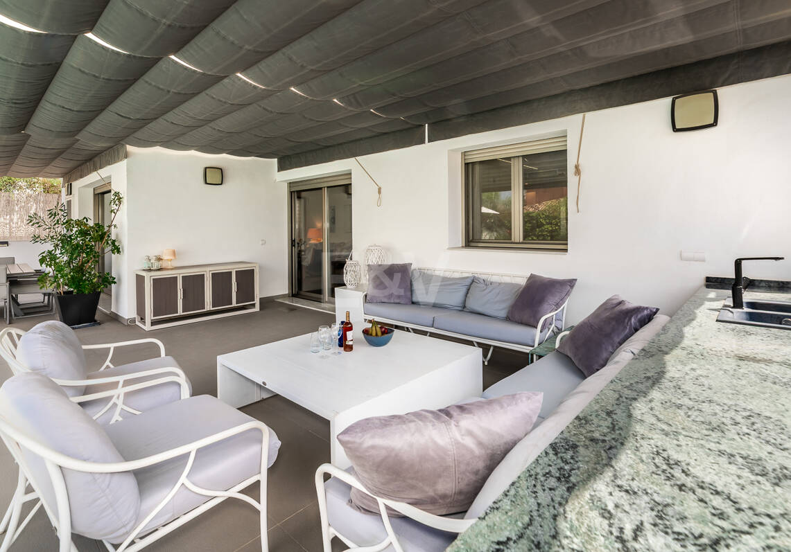 Villa moderna a pocos pasos de la playa en Las Chapas Playa
