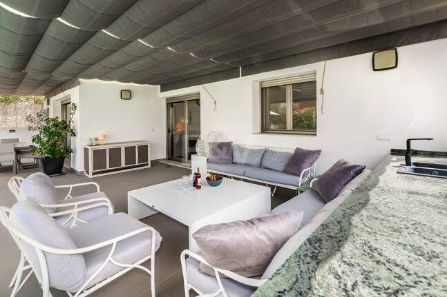 Modern Villa a Stroll from the Beach in Las Chapas Playa