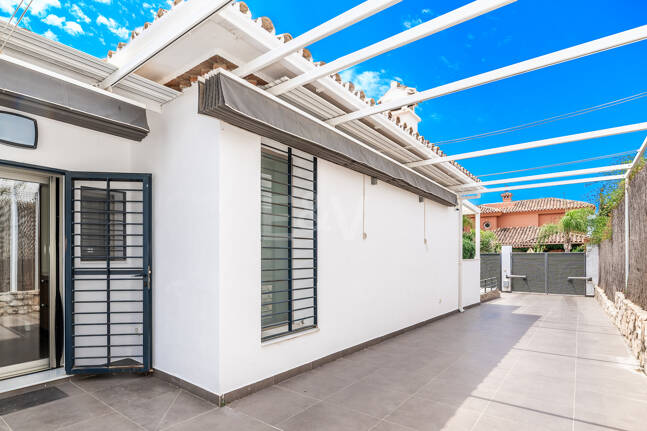 Modern Villa a Stroll from the Beach in Las Chapas Playa