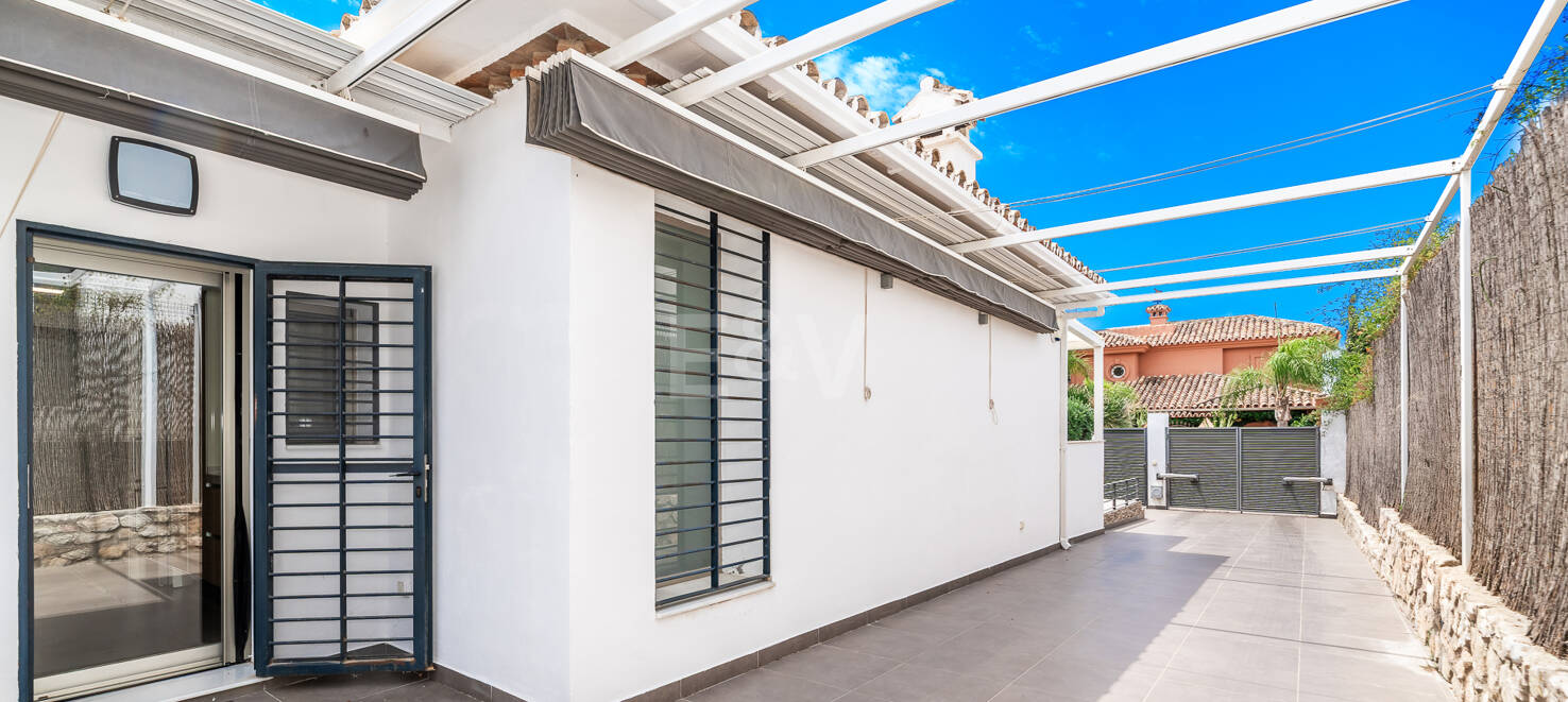 Modern Villa a Stroll from the Beach in Las Chapas Playa