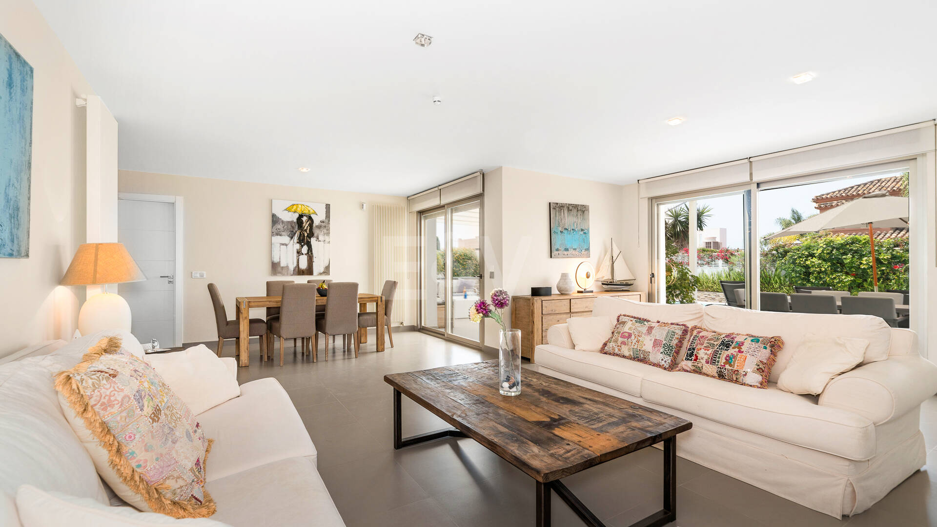 Modern Villa a Stroll from the Beach in Las Chapas Playa