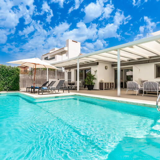 Modern Villa a Stroll from the Beach in Las Chapas Playa