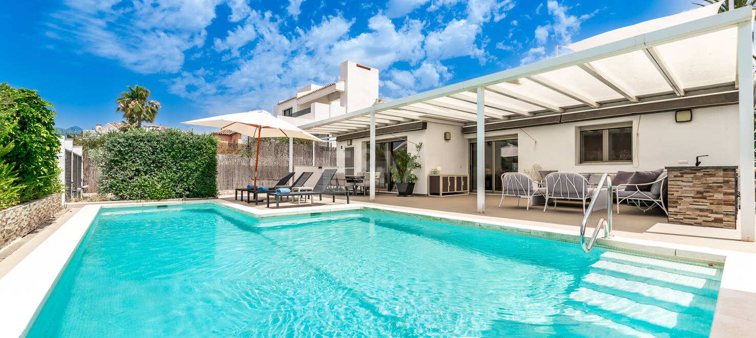 Modern Villa a Stroll from the Beach in Las Chapas Playa