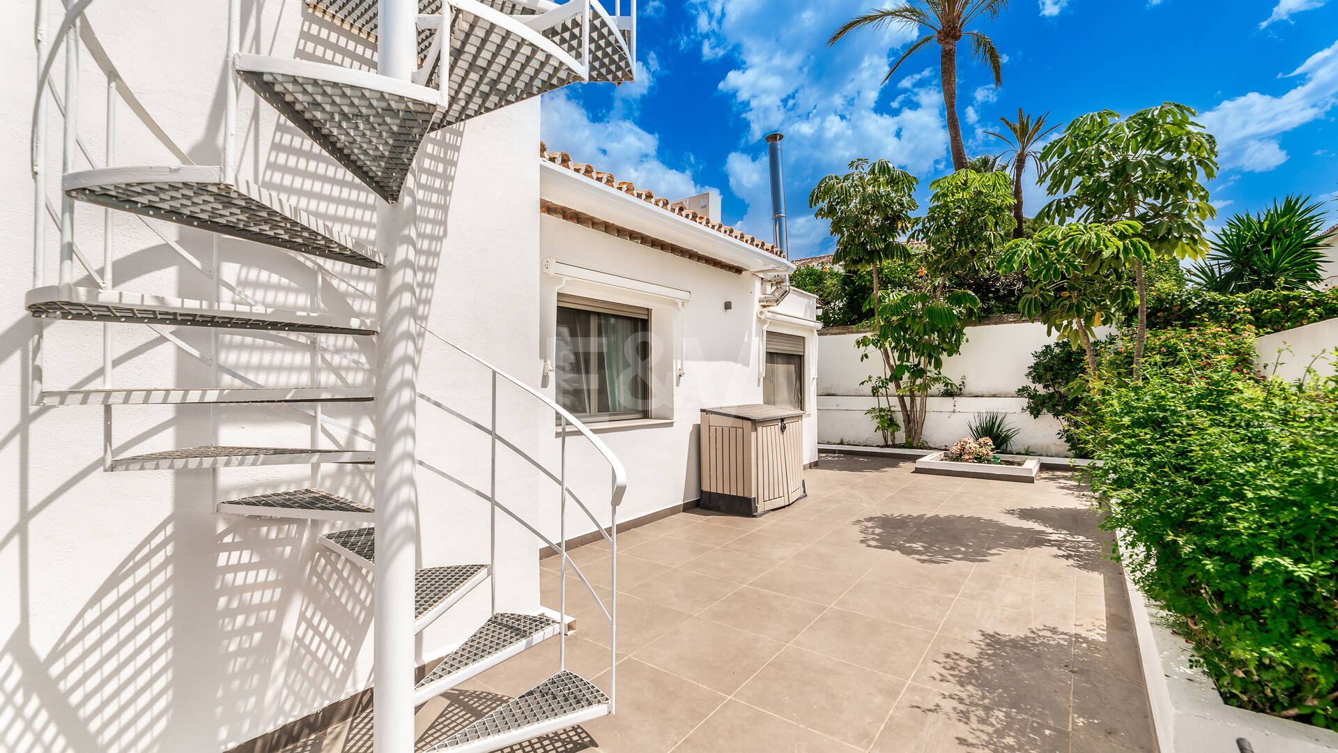 Modern Villa a Stroll from the Beach in Las Chapas Playa