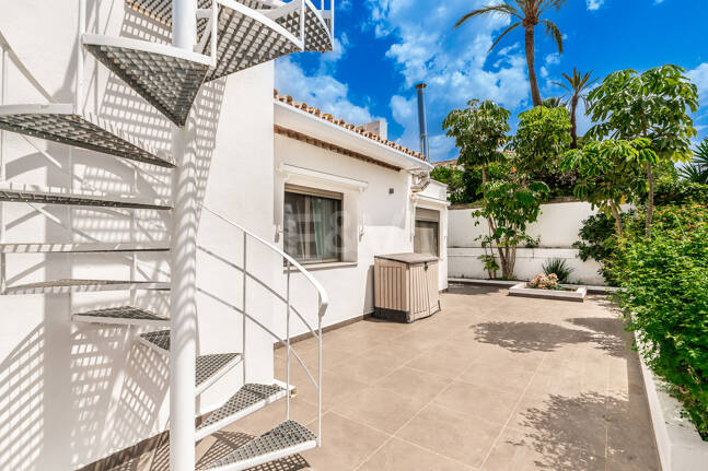 Modern Villa a Stroll from the Beach in Las Chapas Playa