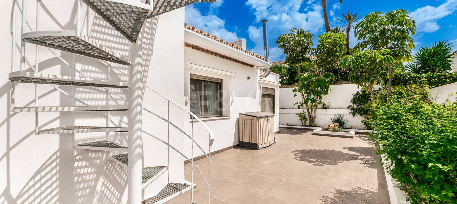 Modern Villa a Stroll from the Beach in Las Chapas Playa
