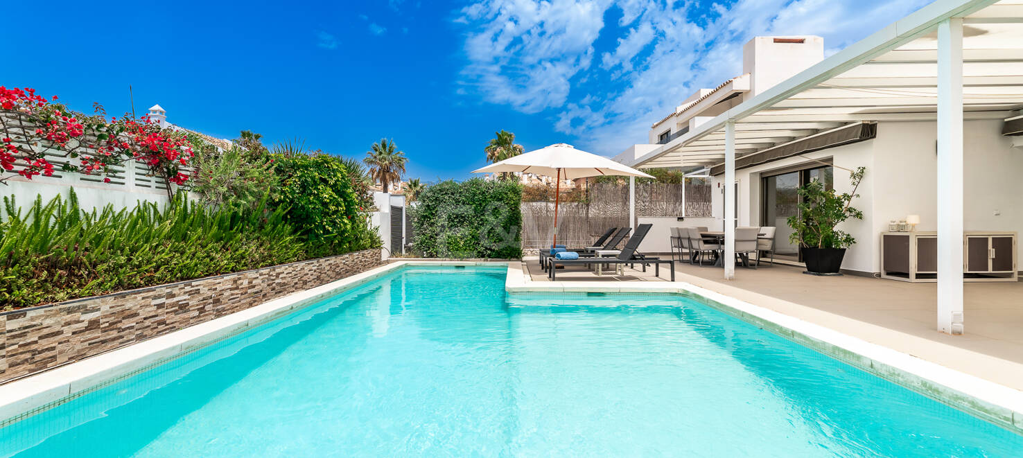 Modern Villa a Stroll from the Beach in Las Chapas Playa