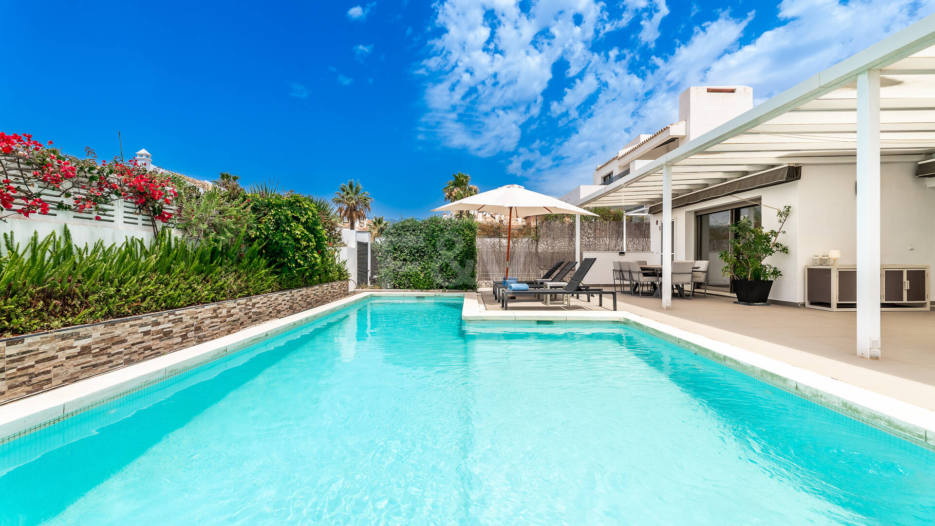 Modern Villa a Stroll from the Beach in Las Chapas Playa